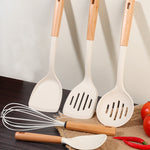 Wooden Handle Silicone Kitchen Utensil Set, Non-Stick Pan, Silicone Spatula, Soup Spoon, High Temperature Resistant Silicone Cooking Spatula, Daily Kitchen Utensils