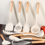 Wooden Handle Silicone Kitchen Utensil Set, Non-Stick Pan, Silicone Spatula, Soup Spoon, High Temperature Resistant Silicone Cooking Spatula, Daily Kitchen Utensils